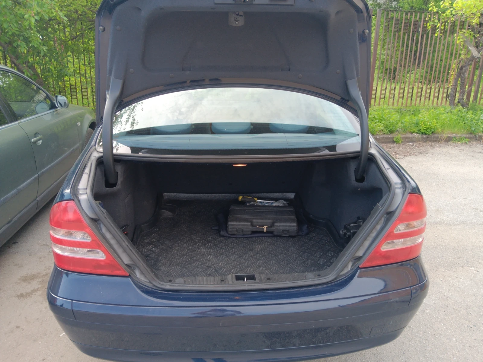 Mercedes-Benz C 200  - изображение 5