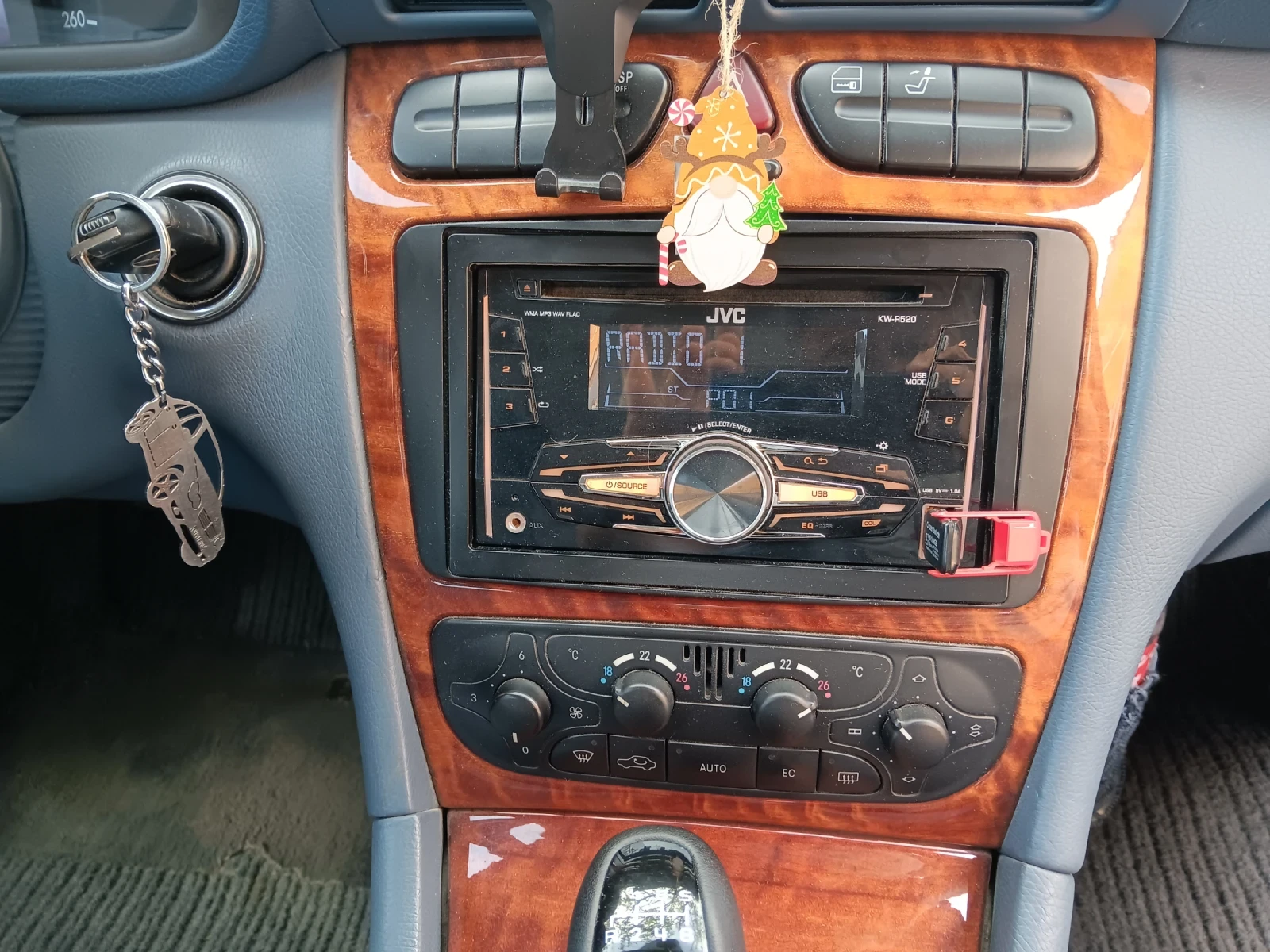 Mercedes-Benz C 200  - изображение 10