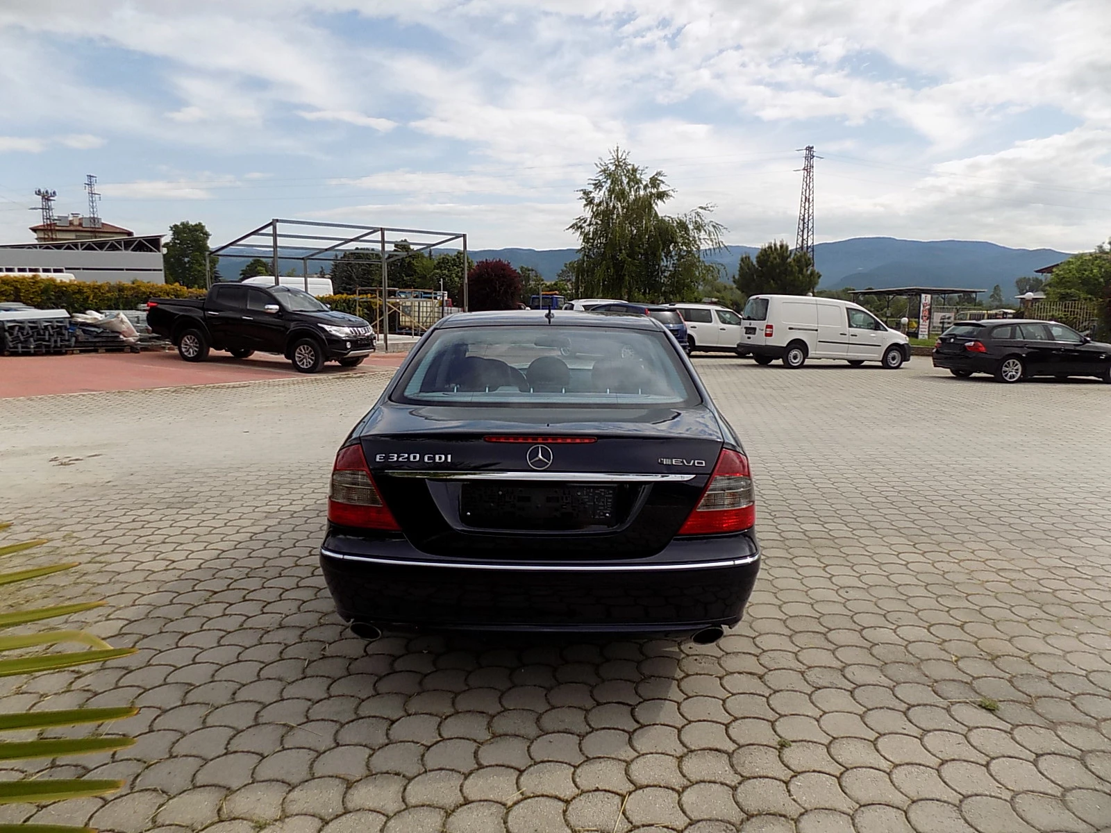 Mercedes-Benz E 320  - изображение 6