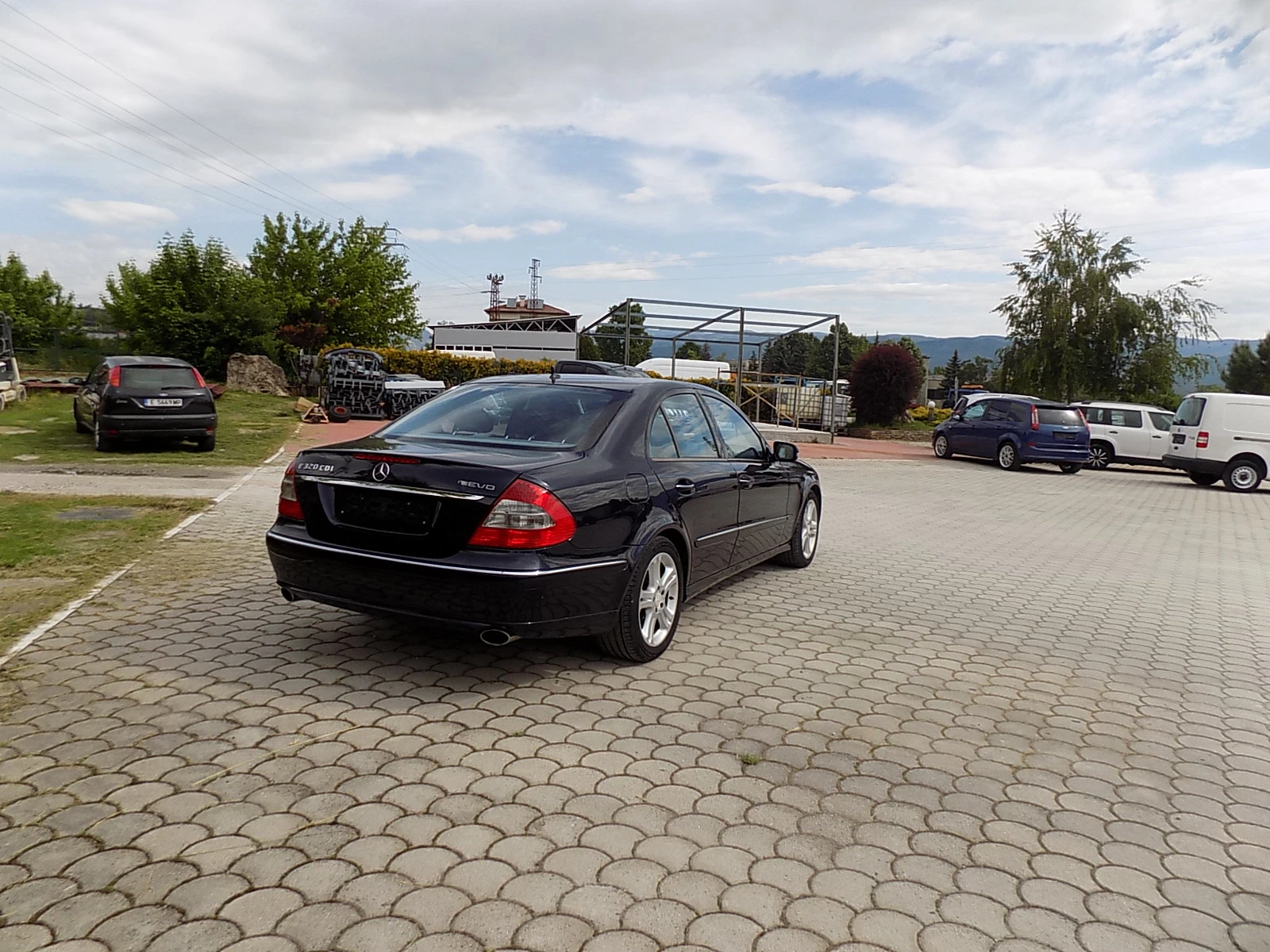 Mercedes-Benz E 320  - изображение 5