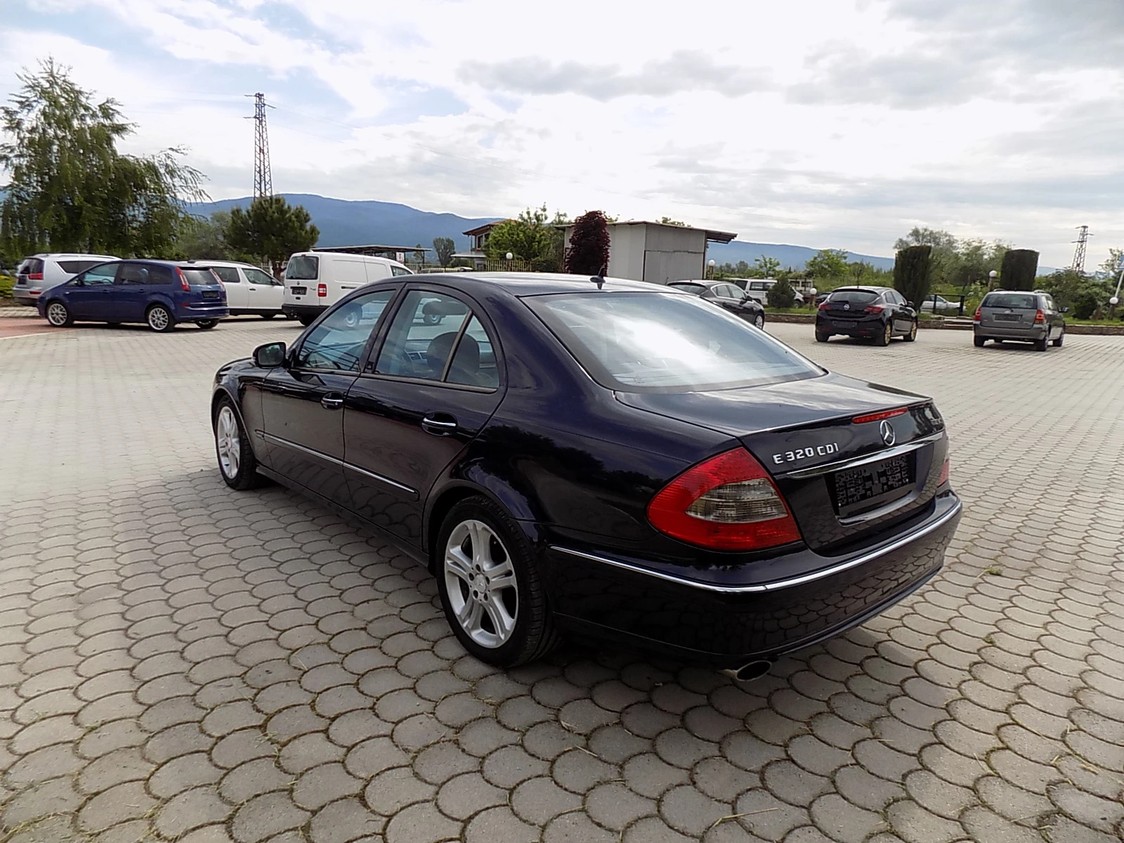 Mercedes-Benz E 320  - изображение 7