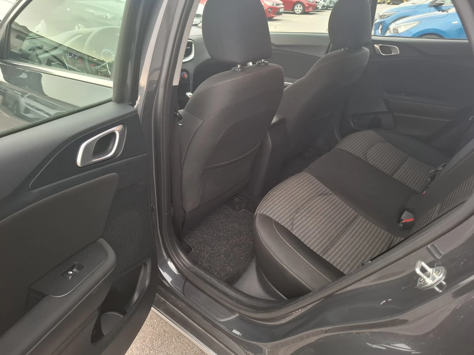 Kia XCeed 1.5 T-gdi Comfort Гаранция - изображение 7