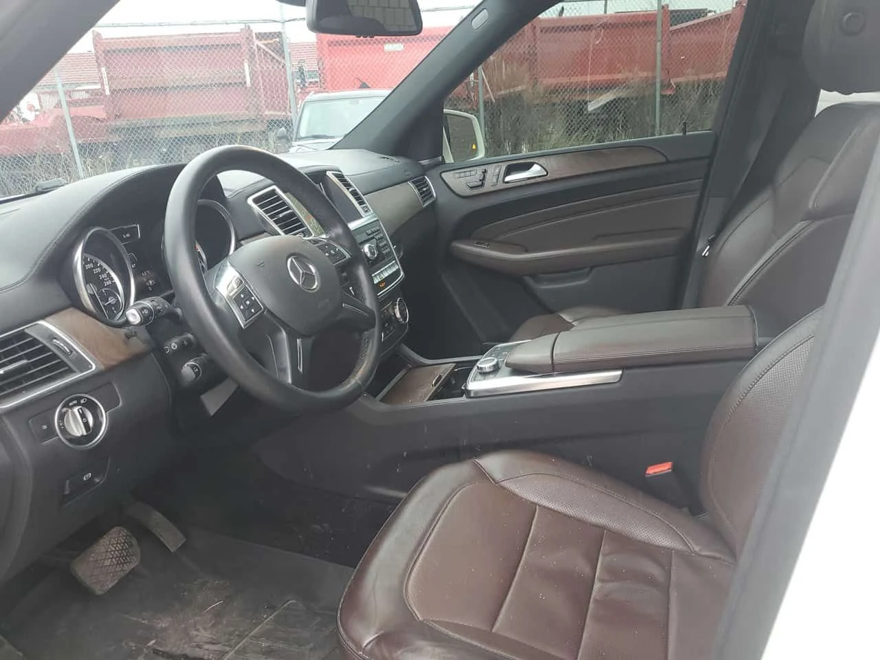 Mercedes-Benz ML 550 4MATIC 4dr/CARFAX/PANO/360/ОБДУХВАНЕ, снимка 7 - Автомобили и джипове - 53934663