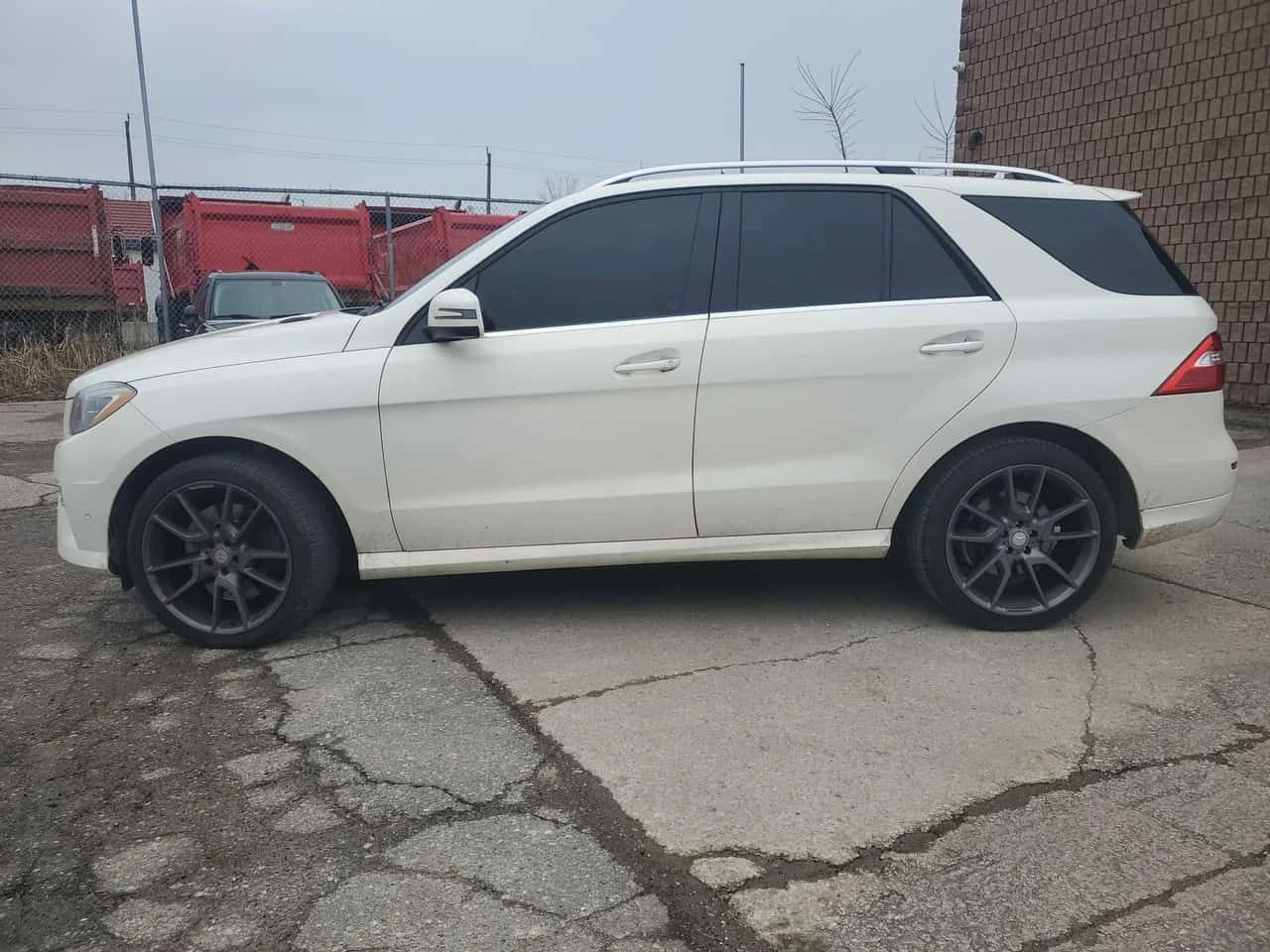 Mercedes-Benz ML 550 4MATIC 4dr/CARFAX/PANO/360/ОБДУХВАНЕ, снимка 3 - Автомобили и джипове - 53934663