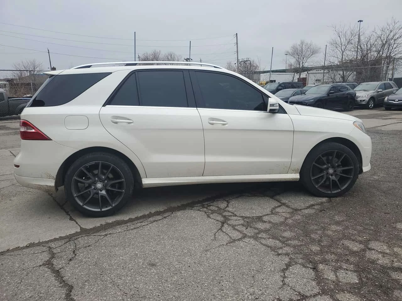 Mercedes-Benz ML 550 4MATIC 4dr/CARFAX/PANO/360/ОБДУХВАНЕ, снимка 4 - Автомобили и джипове - 53934663