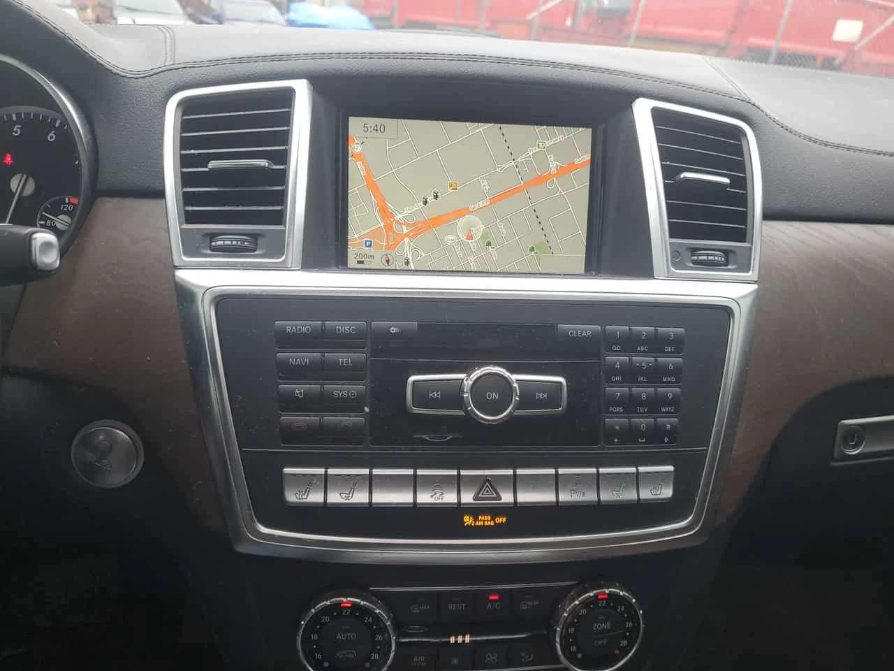 Mercedes-Benz ML 550 4MATIC 4dr/CARFAX/PANO/360/ОБДУХВАНЕ, снимка 9 - Автомобили и джипове - 53934663