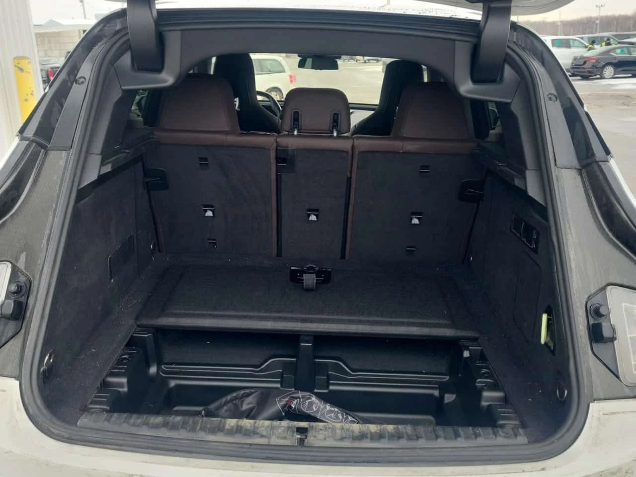 BMW iX  XDRIVE50| PANO| 360| HUD| 2 КЛЮЧА| CARFAX , снимка 7 - Автомобили и джипове - 53950774