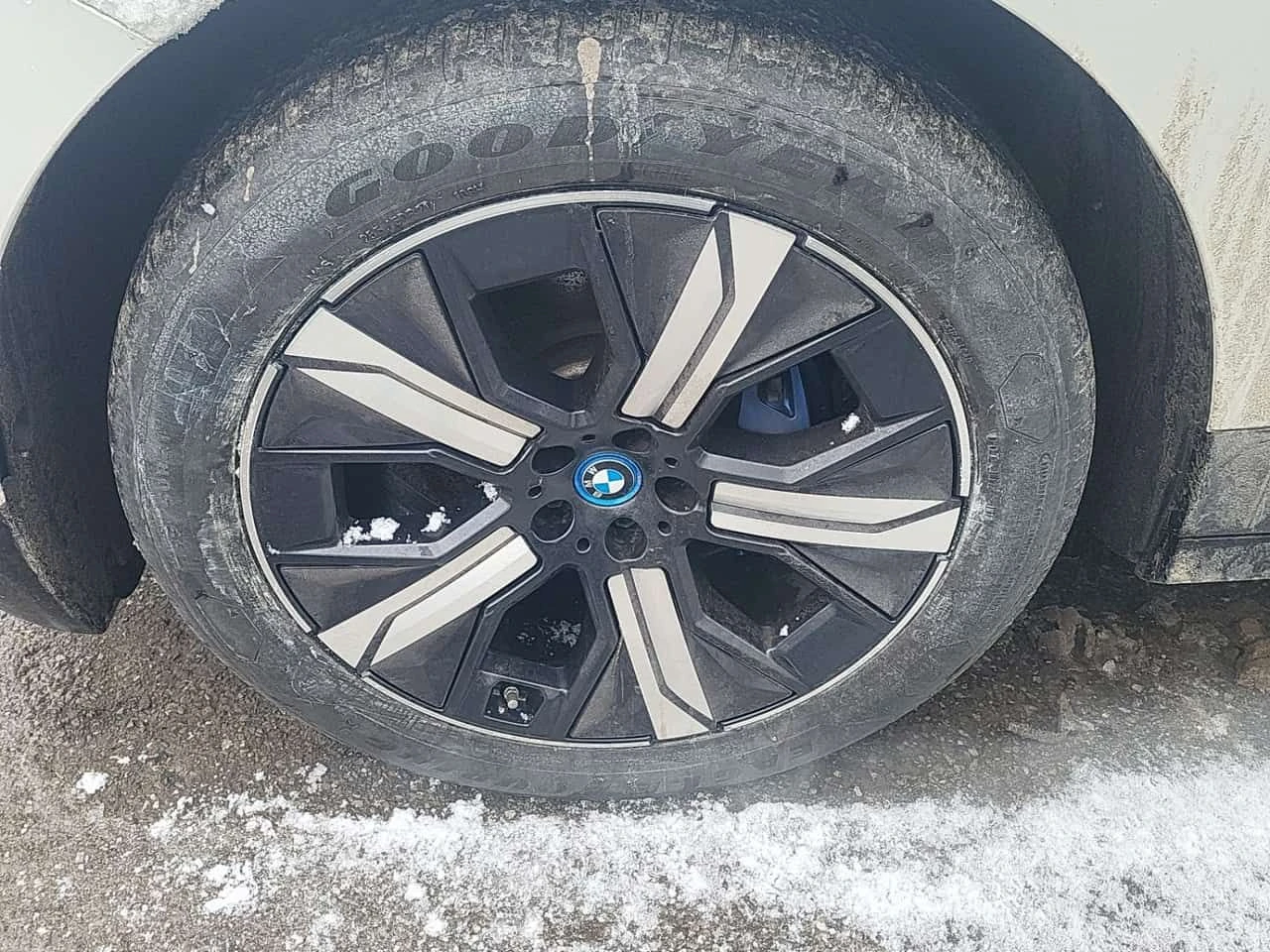 BMW iX  XDRIVE50| PANO| 360| HUD| 2 КЛЮЧА| CARFAX , снимка 5 - Автомобили и джипове - 53950774
