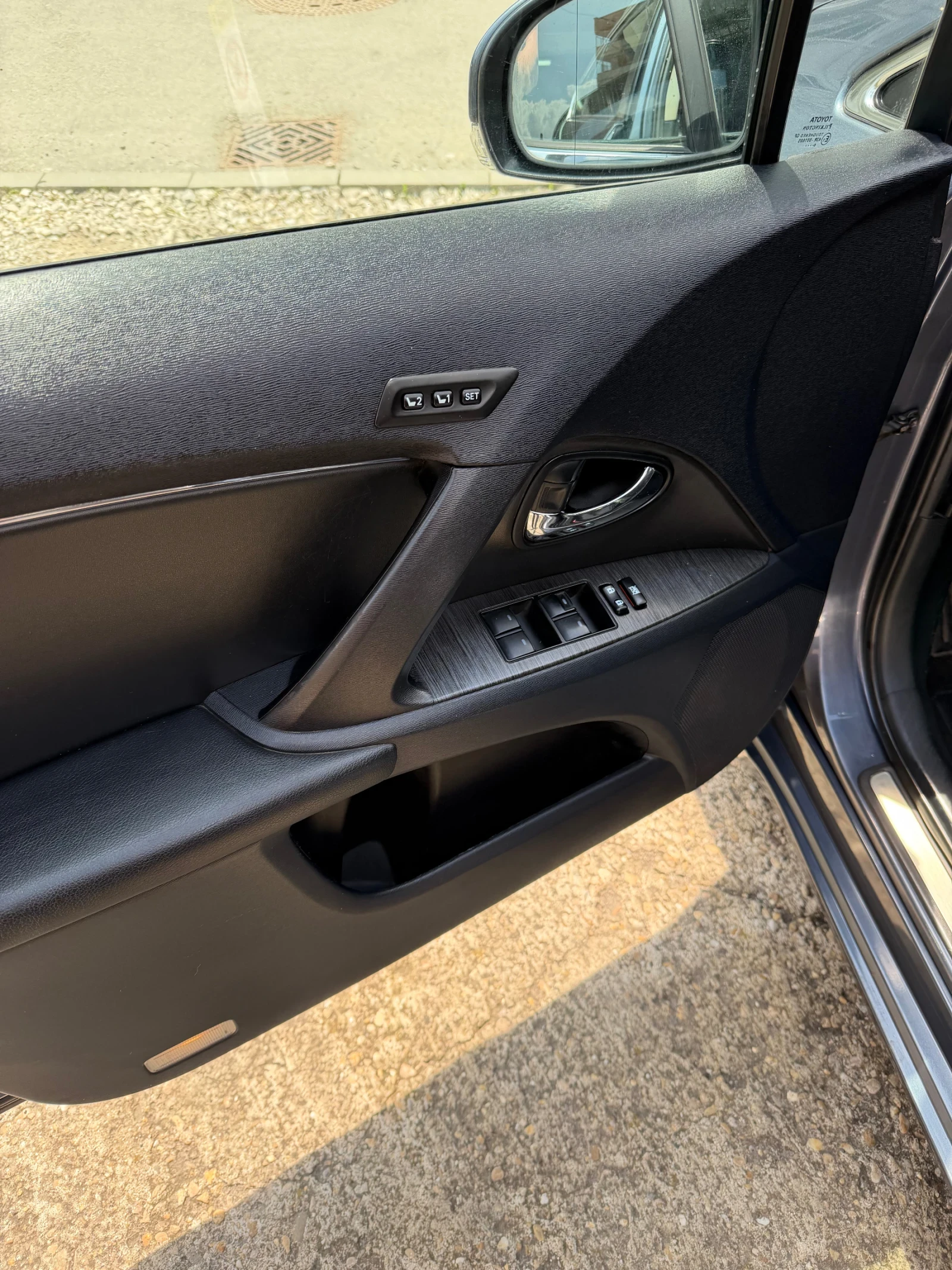 Toyota Avensis 2, 0d4d/126кс, снимка 12 - Автомобили и джипове - 54255361