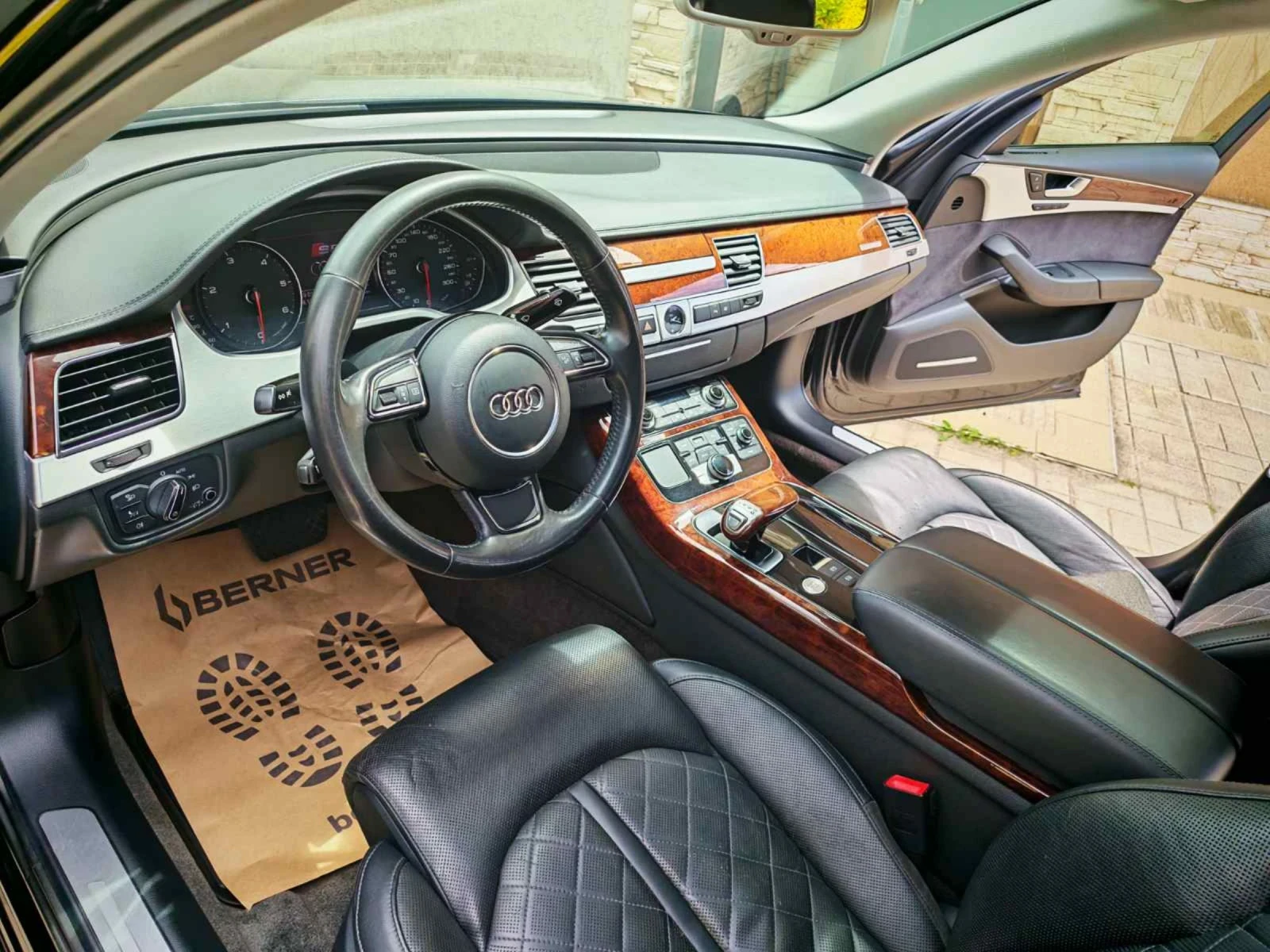 Audi A8 4.2 TDi quattro Long-camera Night Vision, снимка 12 - Автомобили и джипове - 54384894