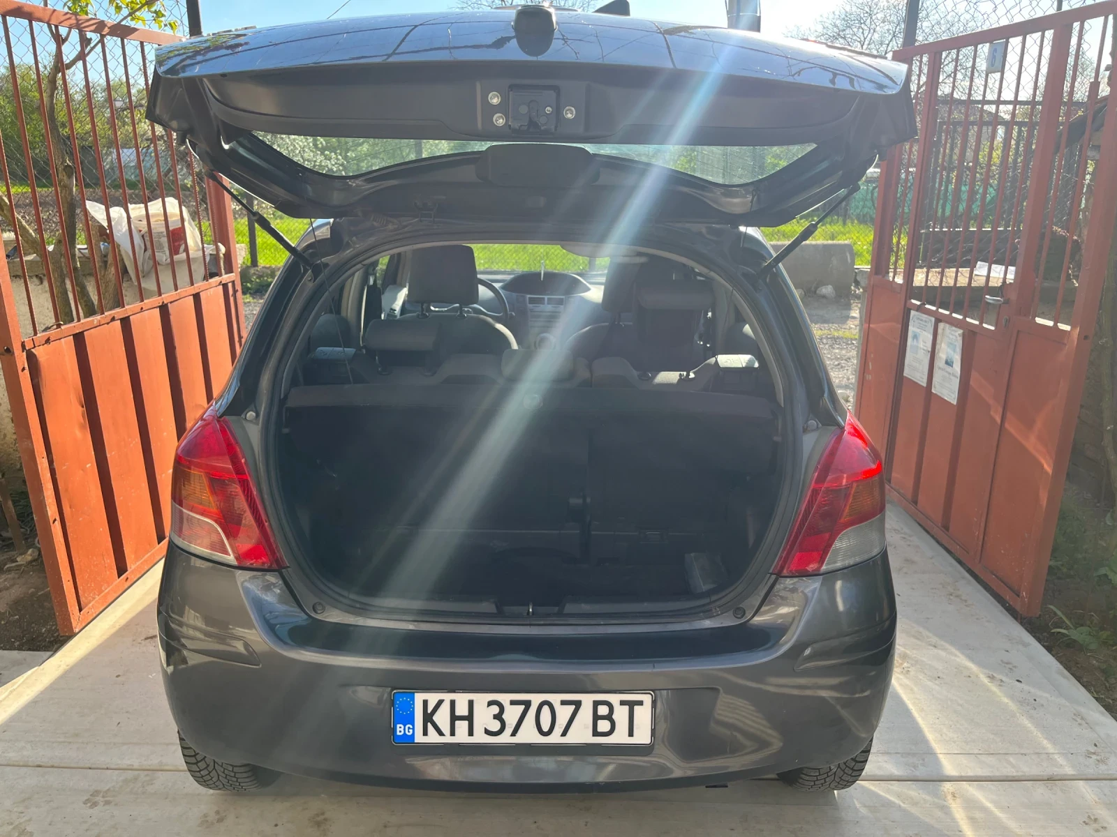 Toyota Yaris 1.4 D, снимка 4 - Автомобили и джипове - 54391488