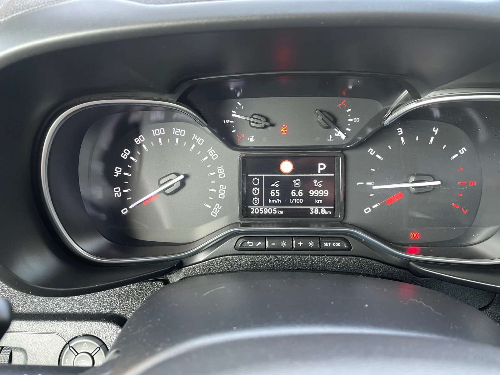 Citroen Berlingo 1.5HDI automatic, снимка 13 - Автомобили и джипове - 54649871