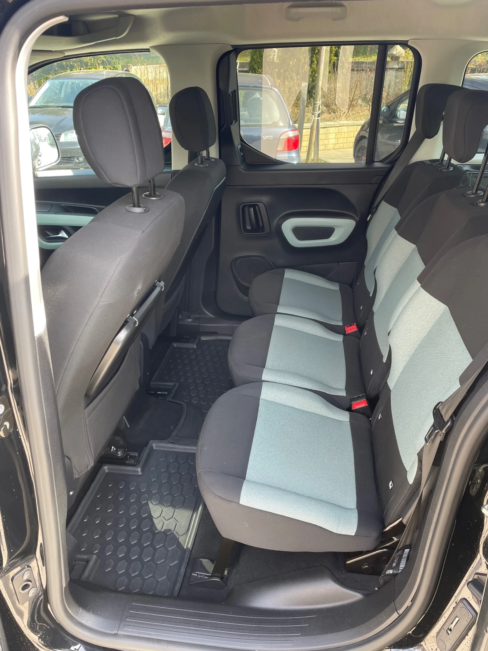 Citroen Berlingo 1.5HDI automatic, снимка 7 - Автомобили и джипове - 54649871