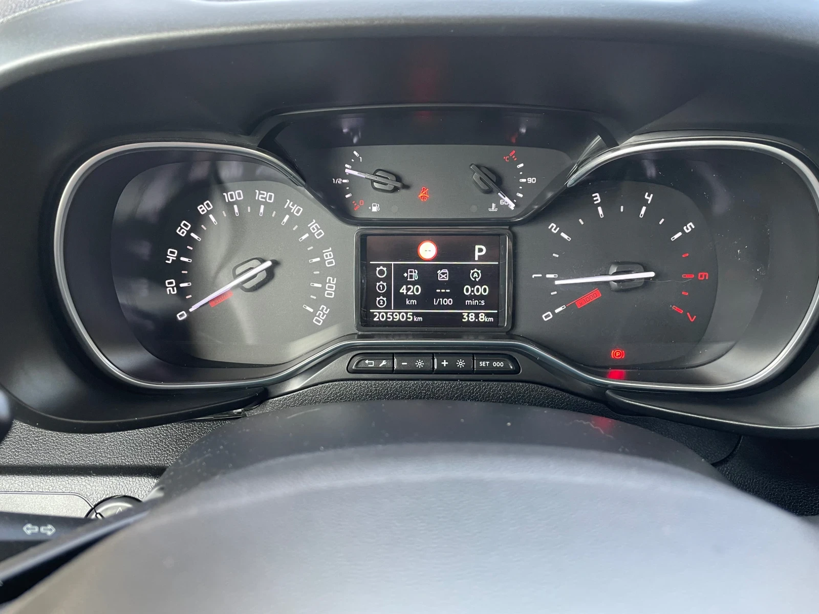 Citroen Berlingo 1.5HDI automatic, снимка 12 - Автомобили и джипове - 54649871