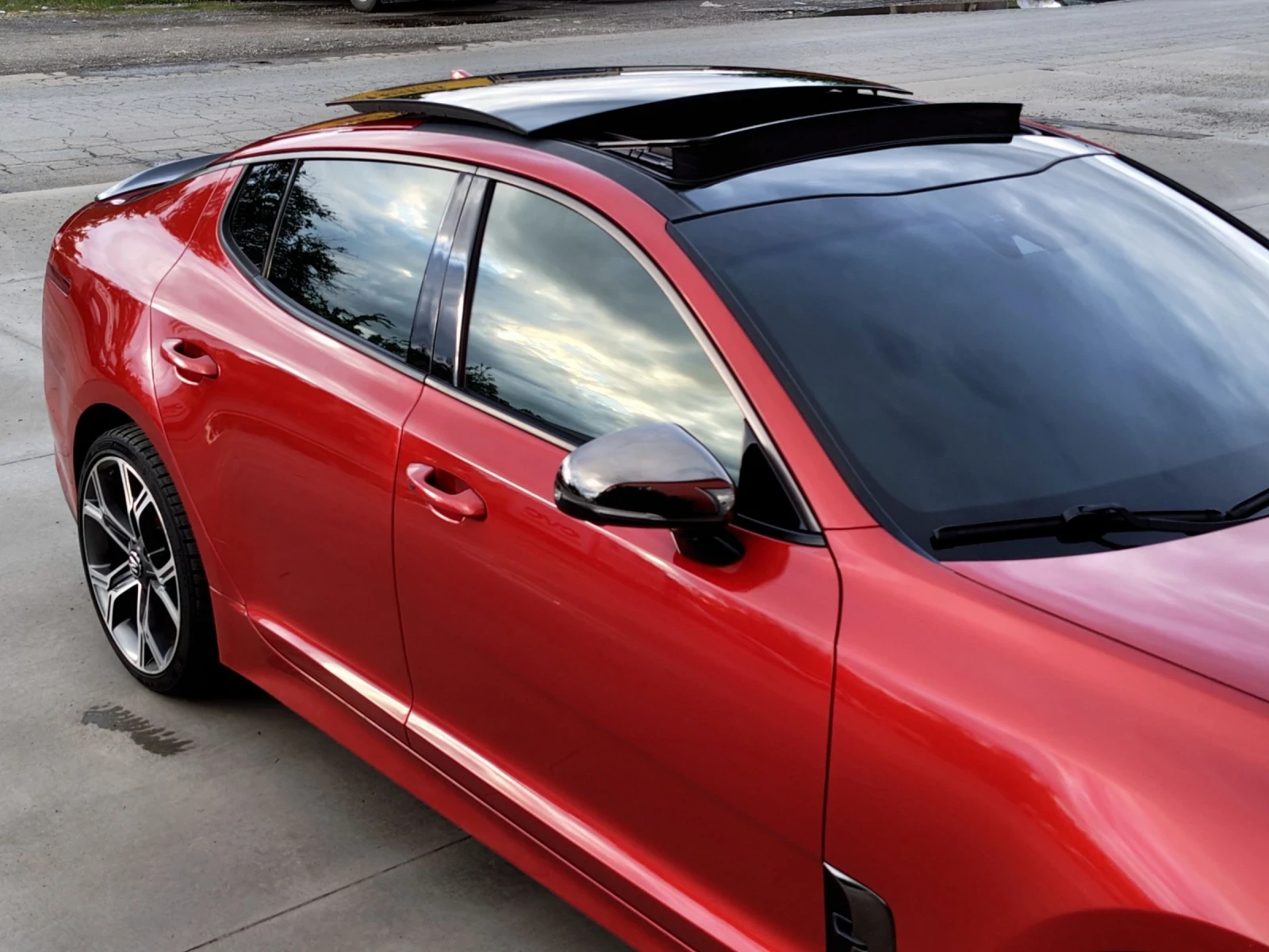Kia Stinger 3.3i GT Turbo/4x4/ПАНОРАМА/ОБДУХВАНЕ/HEAD UP/F1/, снимка 6 - Автомобили и джипове - 54633154