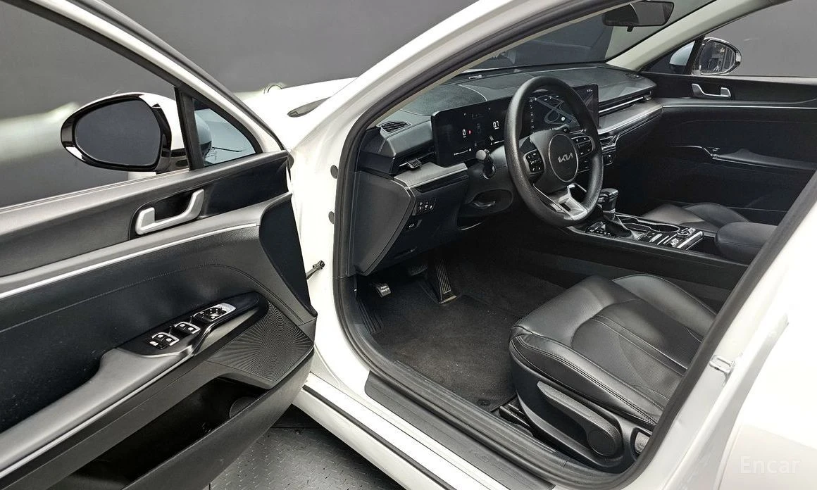 Kia K5, снимка 10 - Автомобили и джипове - 54768092