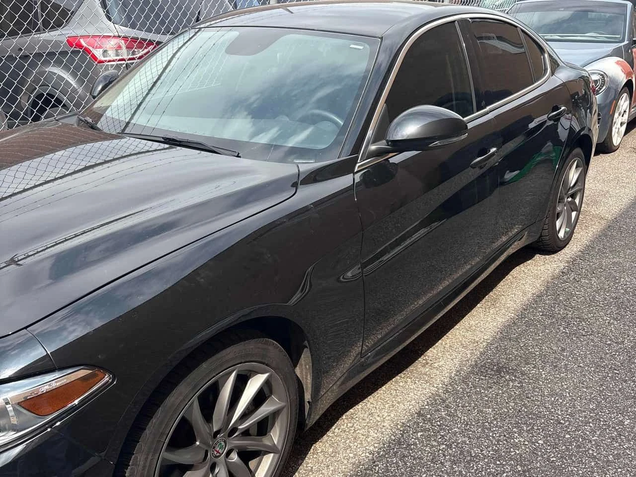 Alfa Romeo Giulia * 4dr Sdn AWD * CARFAX * ОПЦИЯ ЗА ФИНАНСИРАНЕ , снимка 2 - Автомобили и джипове - 55223887