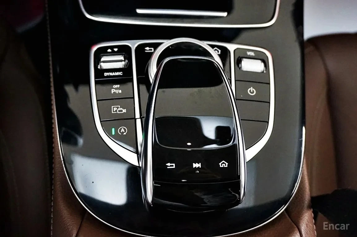 Mercedes-Benz E 220 4MATIC Exclusive, снимка 10 - Автомобили и джипове - 56060041