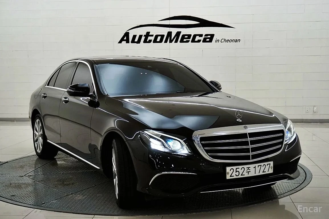 Mercedes-Benz E 220 4MATIC Exclusive, снимка 4 - Автомобили и джипове - 56060041