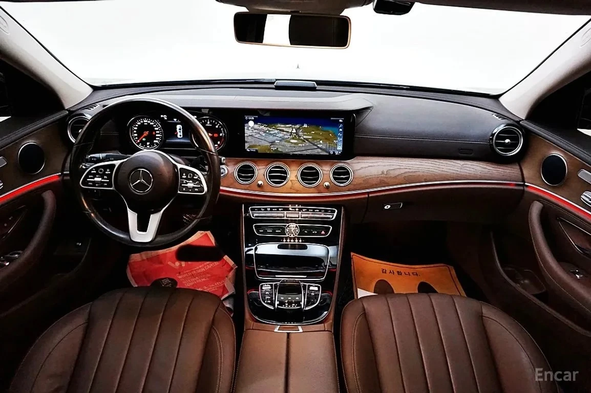 Mercedes-Benz E 220 4MATIC Exclusive, снимка 7 - Автомобили и джипове - 56060041