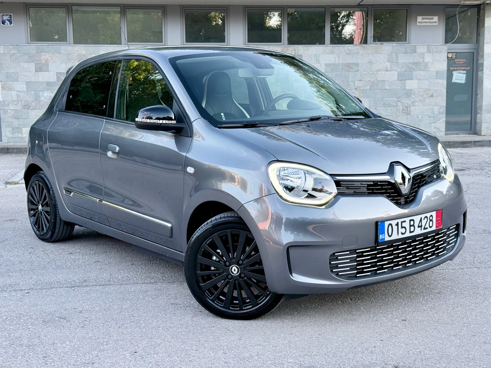 Renault Twingo Urban Night X* ZE-Electric* Led* В Гаранция* , снимка 5 - Автомобили и джипове - 56171972