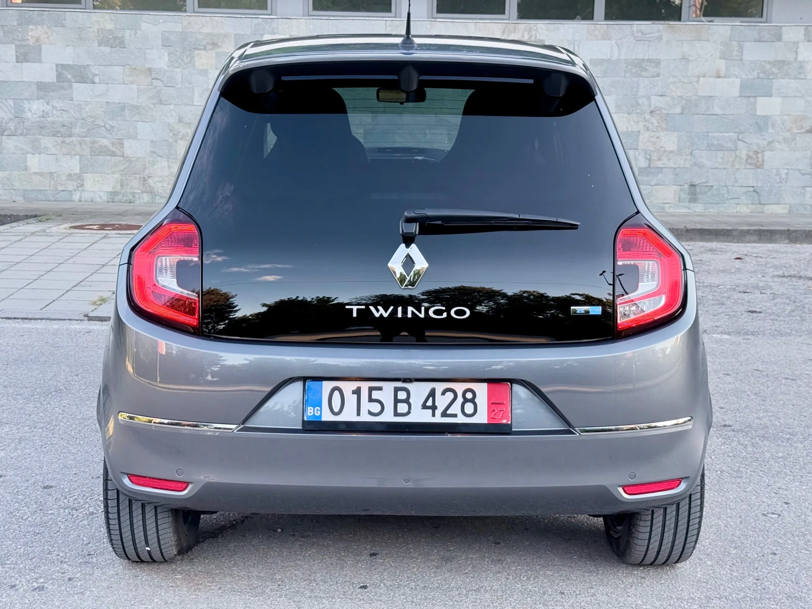 Renault Twingo Urban Night X* ZE-Electric* Led* В Гаранция* , снимка 3 - Автомобили и джипове - 56171972
