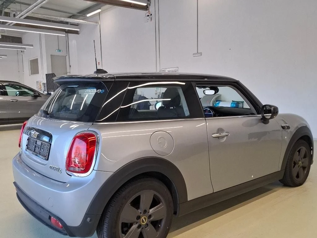 Mini Cooper SE LED Navi 96.5% SoH, снимка 4 - Автомобили и джипове - 56512940