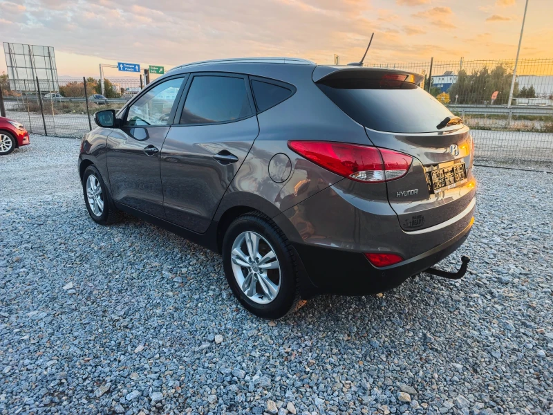 Hyundai IX35 2.0i , снимка 6 - Автомобили и джипове - 52122292