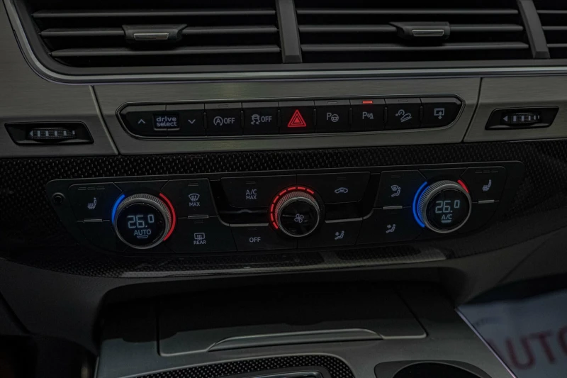 Audi SQ7 4.0TDI/Exclusive/Ambient/Distronic/Virtual/Камера, снимка 10 - Автомобили и джипове - 52485282