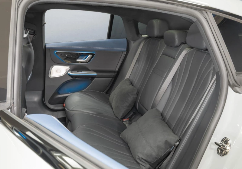 Mercedes-Benz EQE 500* 4M* HYPERSCREEN* 360CAM* BURM-3D* HEAD-UP* PA, снимка 16 - Автомобили и джипове - 53197554