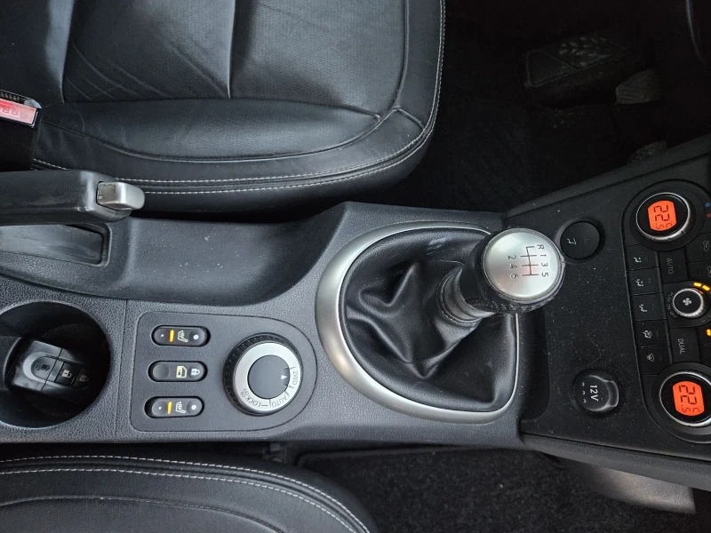 Nissan Qashqai 2.0i 4x4 SWISS EDITION , снимка 12 - Автомобили и джипове - 53377438
