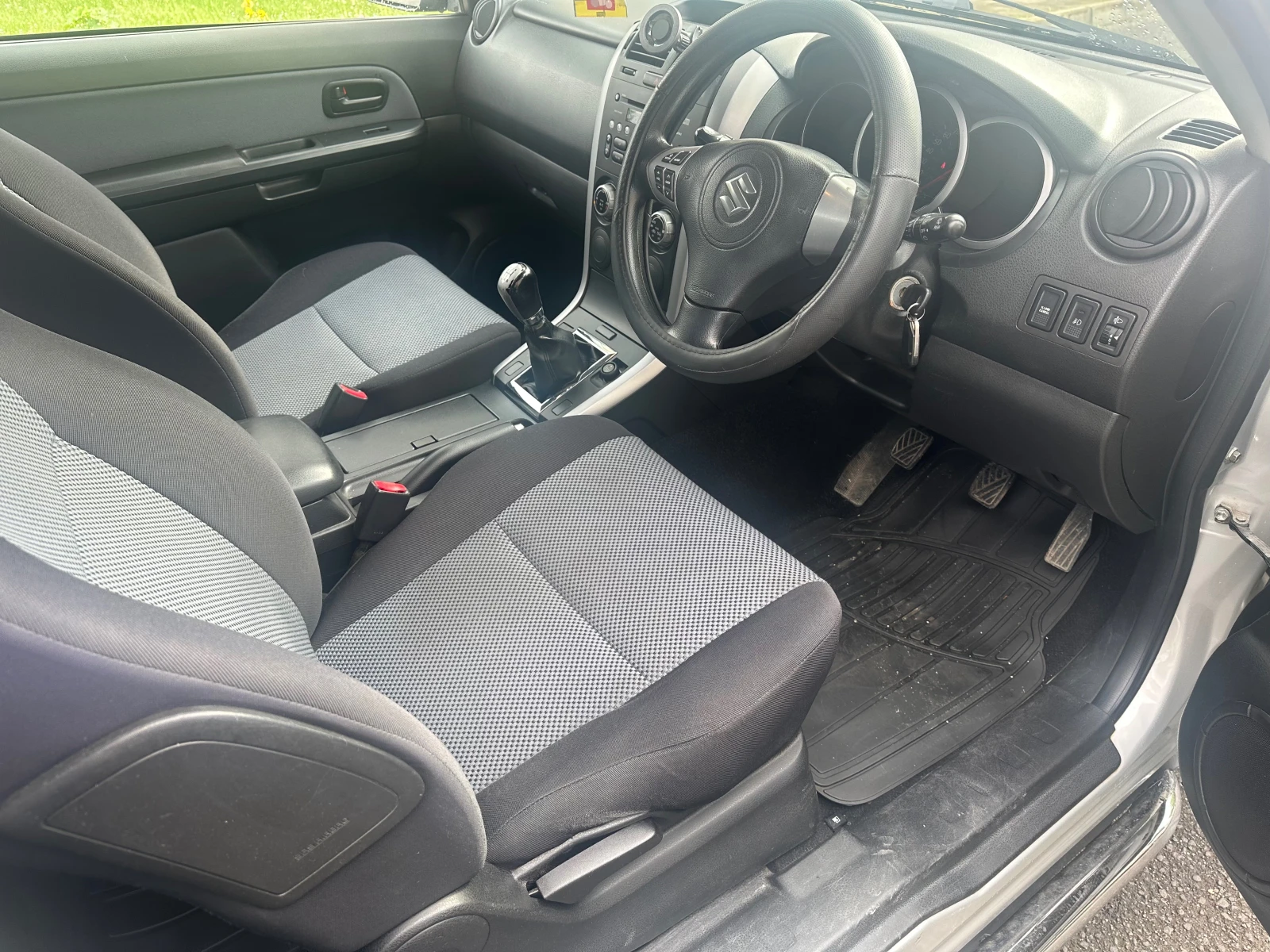 Suzuki Vitara 1.6 - изображение 7