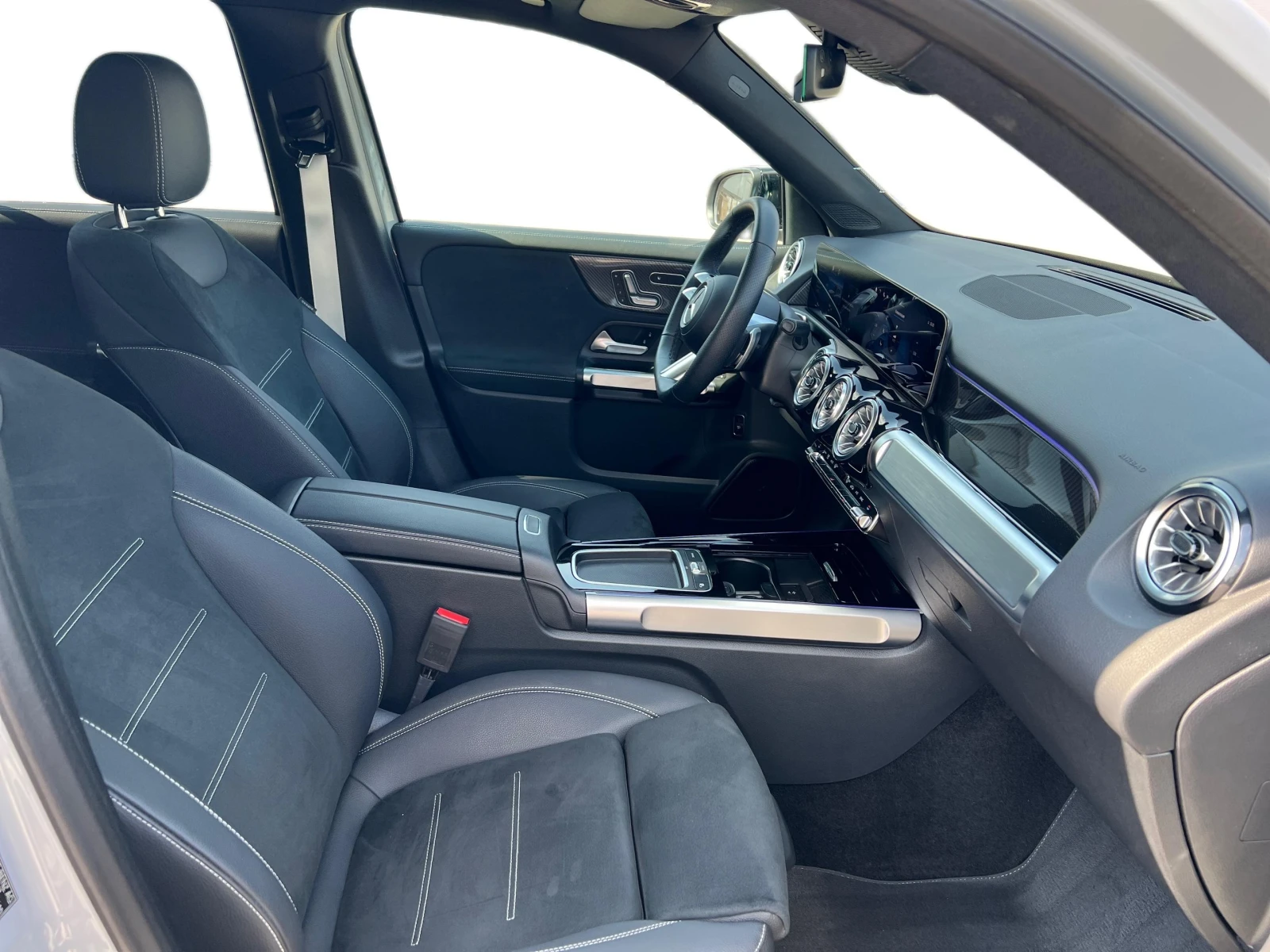 Mercedes-Benz GLB 220 4MATIC 6+ 1, снимка 11 - Автомобили и джипове - 53681144