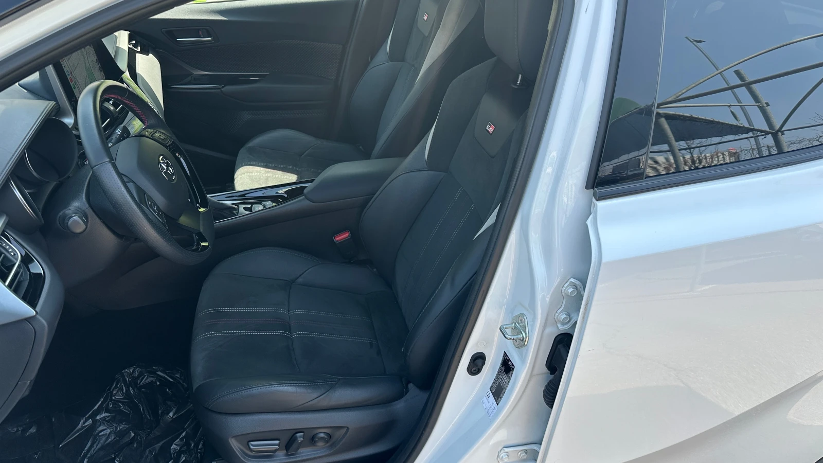 Toyota C-HR GR Sport 2.0 Hybrid, Face Lift, Гаранция, снимка 8 - Автомобили и джипове - 53888432