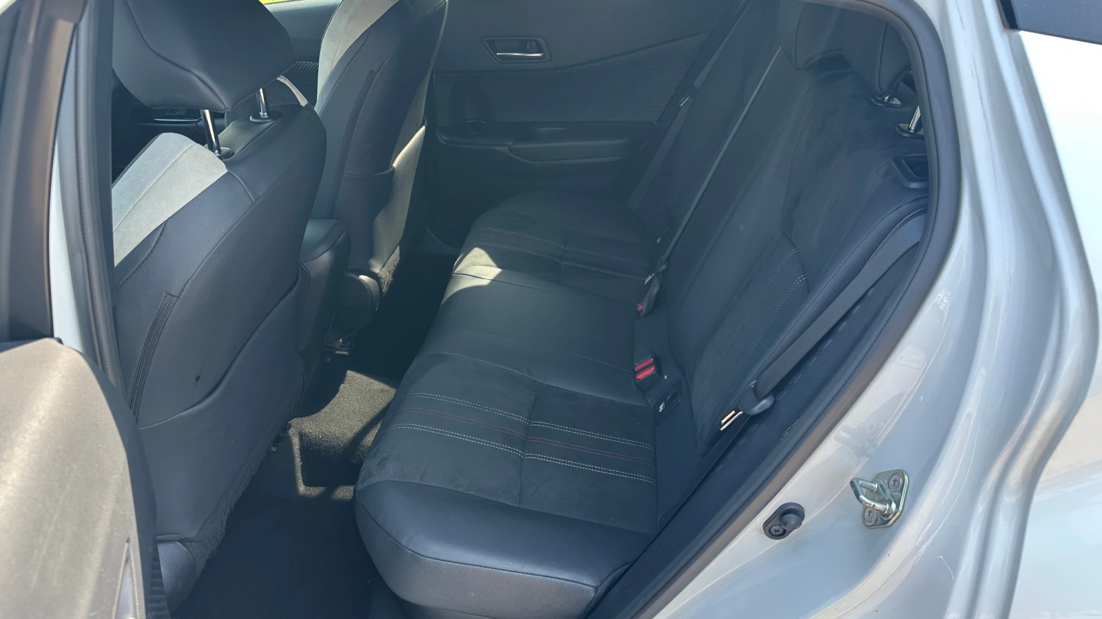 Toyota C-HR GR Sport 2.0 Hybrid, Face Lift, Гаранция, снимка 10 - Автомобили и джипове - 53888432