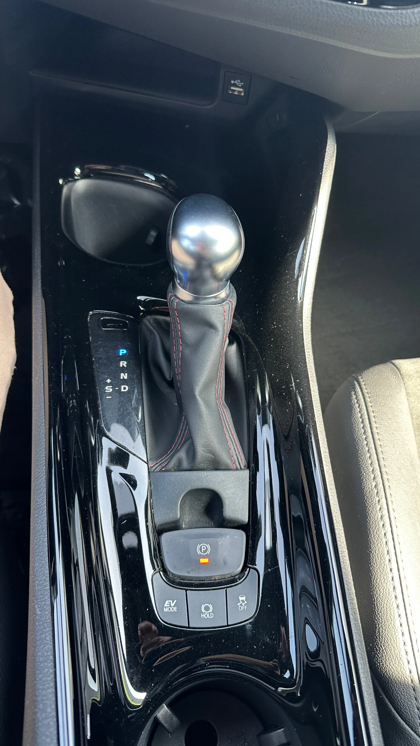 Toyota C-HR GR Sport 2.0 Hybrid, Face Lift, Гаранция, снимка 17 - Автомобили и джипове - 53888432