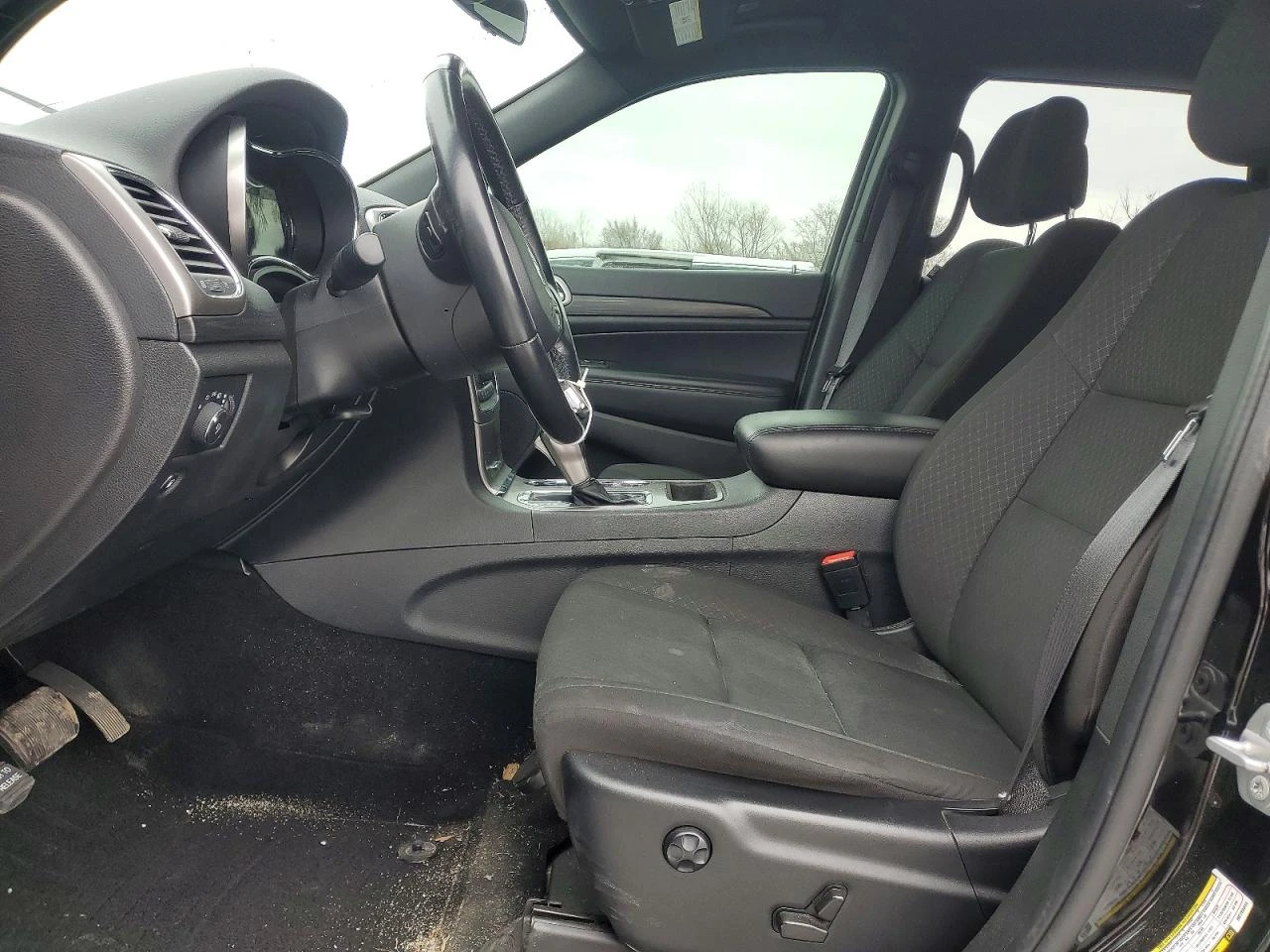 Jeep Grand cherokee LAREDO 4x4, снимка 7 - Автомобили и джипове - 54360216