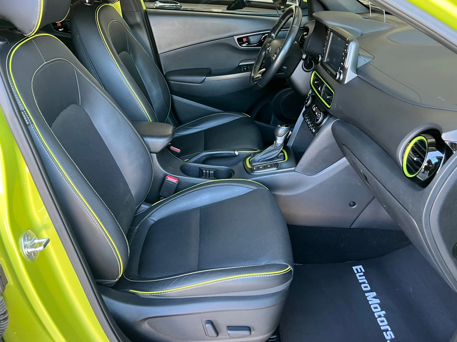 Hyundai Kona 1.6-TGDI-177ps-EXECUTIVE-ПЪЛНА СЕРВ. ИСТОРИЯ-НОВ!, снимка 11 - Автомобили и джипове - 54572043