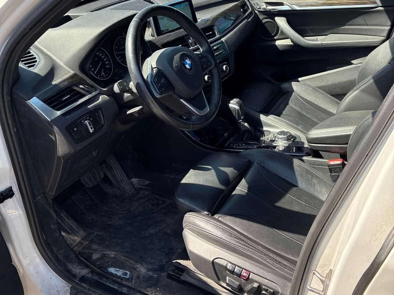 BMW X1 * xDrive28i * АВТОКРЕДИТ БЕЗ ПЪРВОНАЧАЛНА ВНОСКА* , снимка 5 - Автомобили и джипове - 55168017