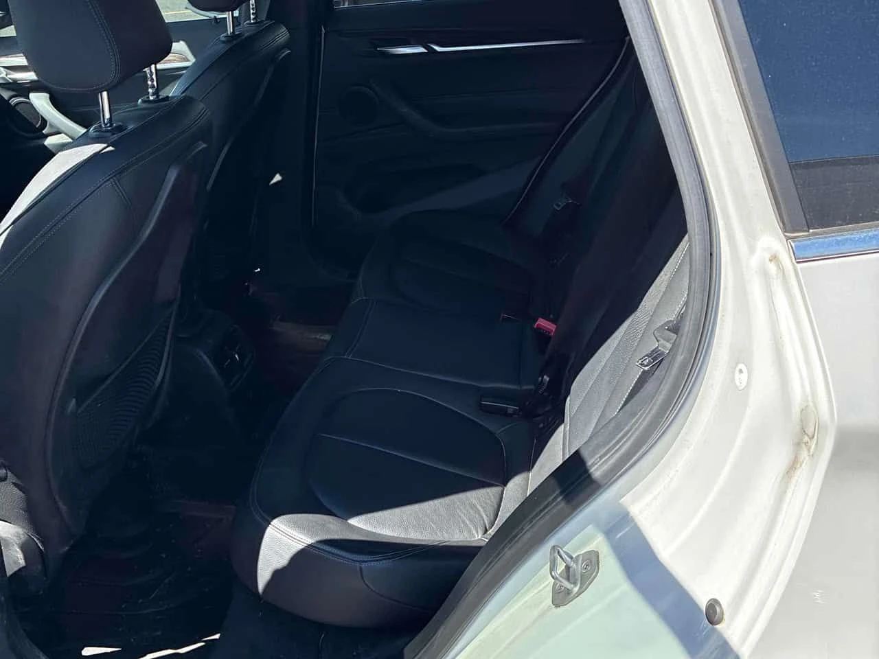 BMW X1 * xDrive28i * АВТОКРЕДИТ БЕЗ ПЪРВОНАЧАЛНА ВНОСКА* , снимка 12 - Автомобили и джипове - 55168017