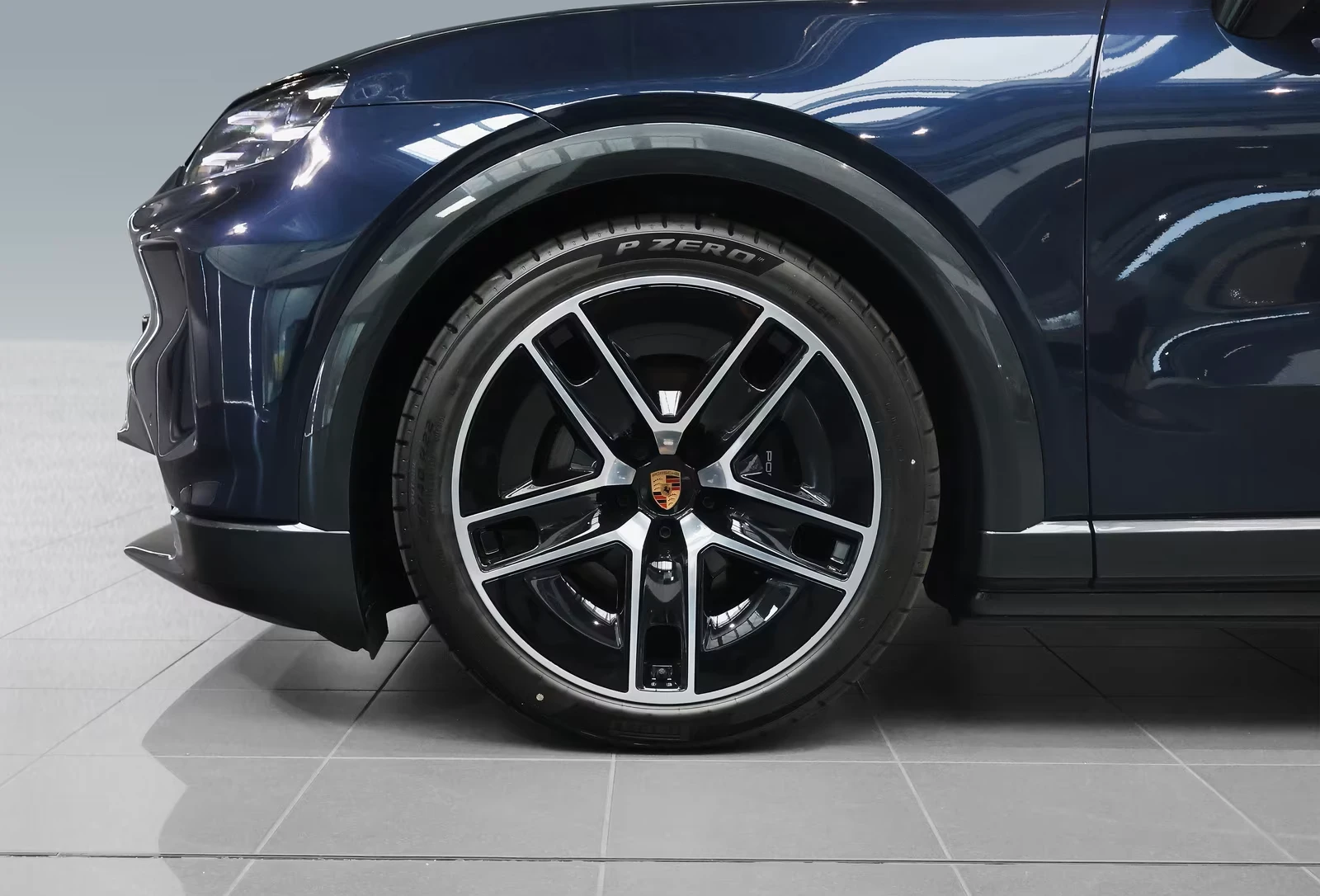 Porsche Cayenne NEW* ELECTRIC* PANO* HuD* BOSE* DISTR* MEMORY* 360, снимка 7 - Автомобили и джипове - 55570009