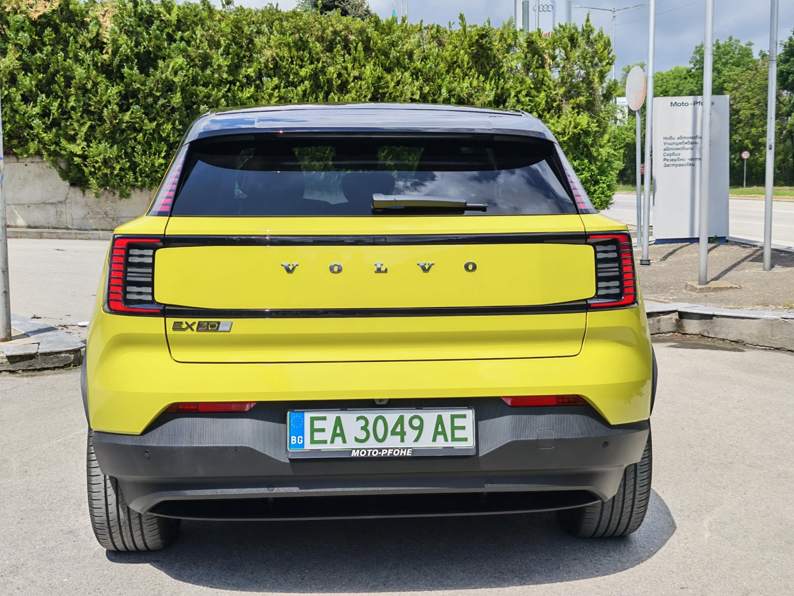 Volvo EX30 Extended Range Plus Moss Green, снимка 6 - Автомобили и джипове - 56556812
