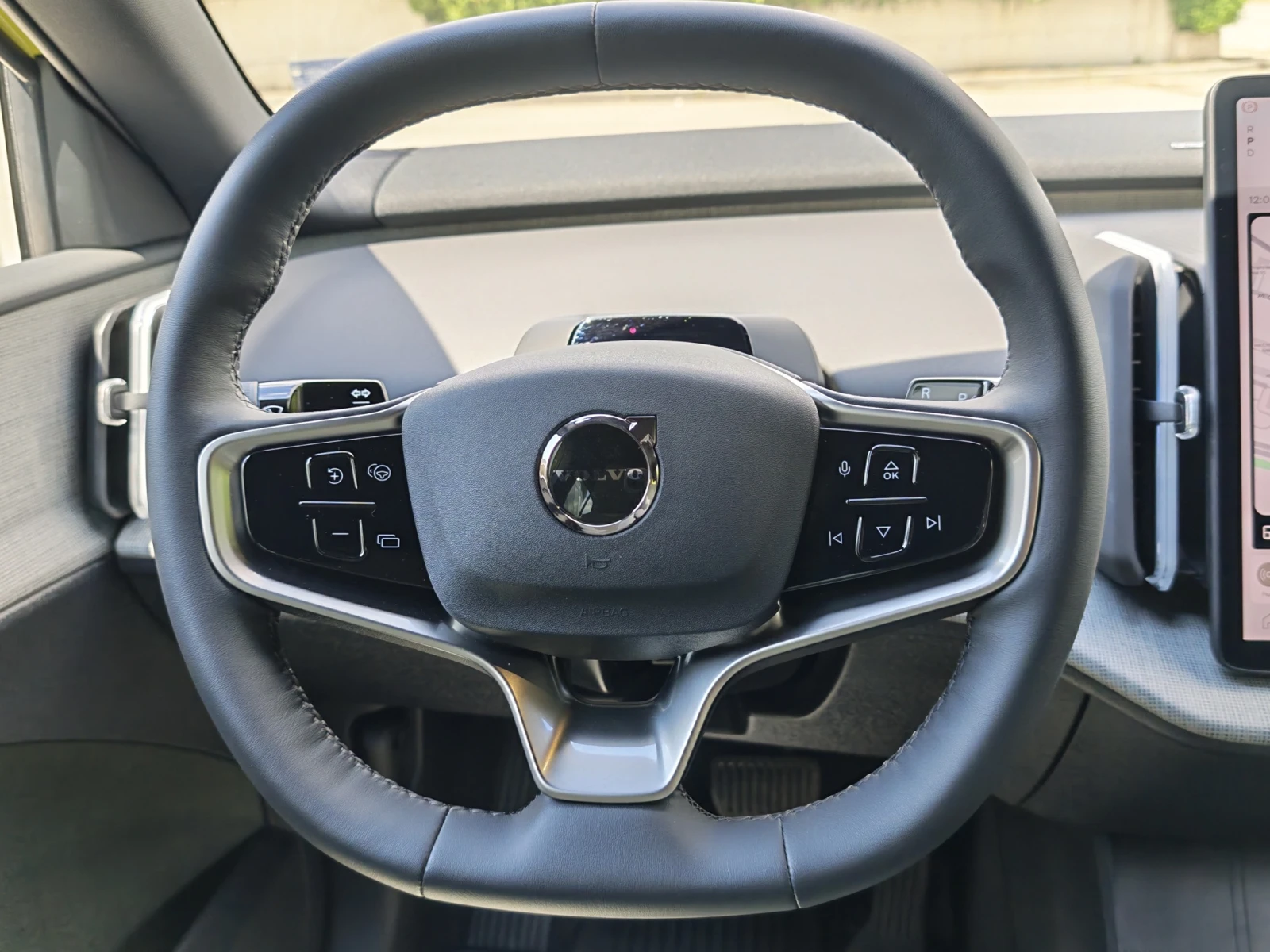 Volvo EX30 Extended Range Plus Moss Green, снимка 17 - Автомобили и джипове - 56556812