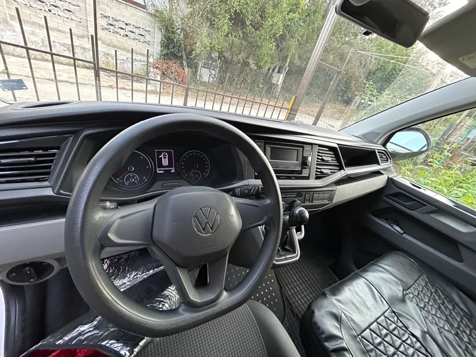 VW Transporter 2.0tdi 110kc Дълга база комби, снимка 12 - Бусове и автобуси - 56030613