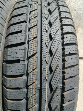Гуми Зимни 235/75R15, снимка 1