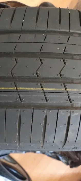 Гуми Летни 235/60R18, снимка 2 - Гуми и джанти - 54681236