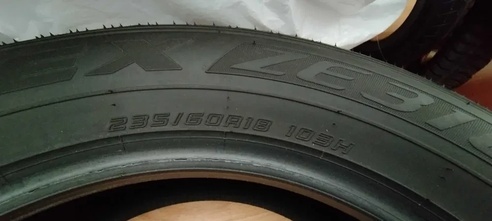 Гуми Летни 235/60R18, снимка 6 - Гуми и джанти - 54681236