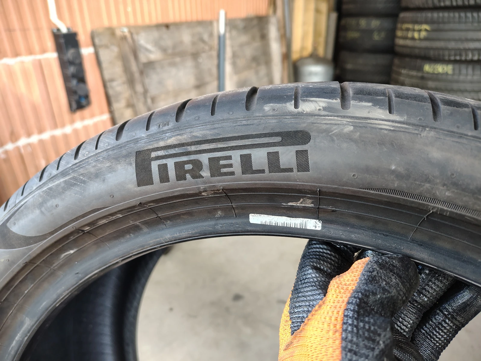 Гуми Летни 275/35R20, снимка 3 - Гуми и джанти - 55845735