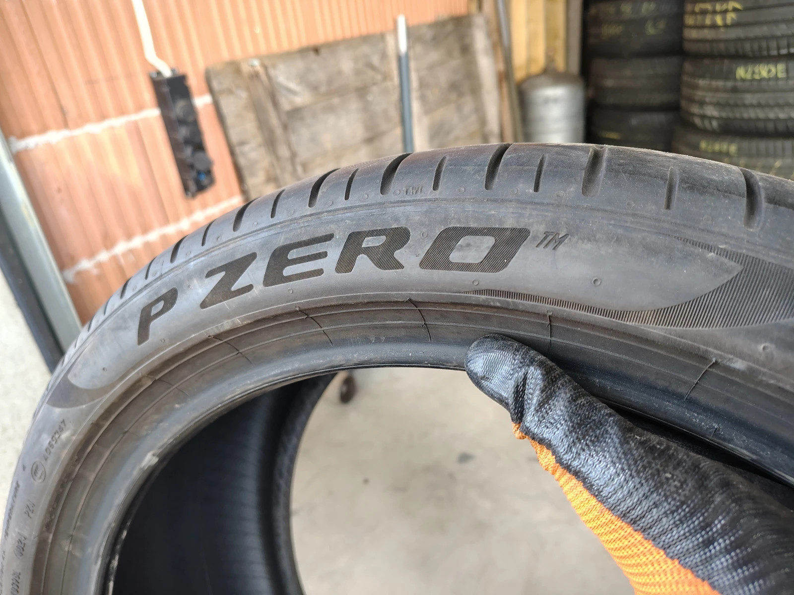 Гуми Летни 275/35R20, снимка 5 - Гуми и джанти - 55845735