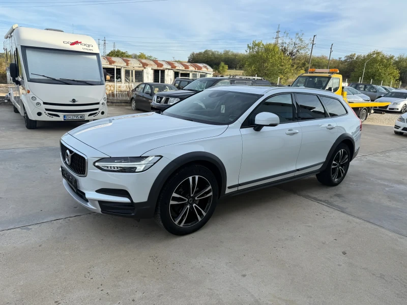 Volvo V90 Cross Country 2.0D* D4* AWD* Panorama* UNIKAT* , снимка 3 - Автомобили и джипове - 47516292